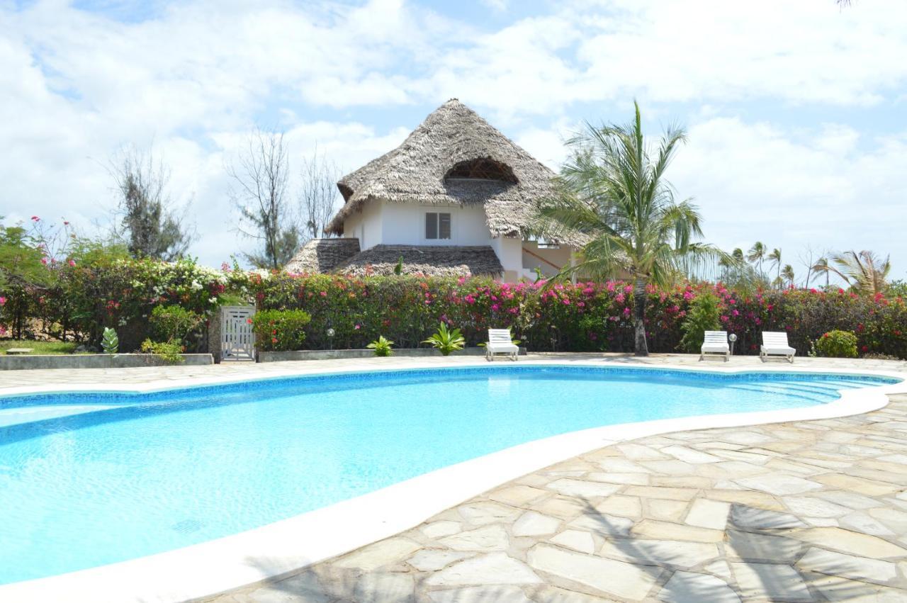 Pole Pole Beach House ワタム エクステリア 写真